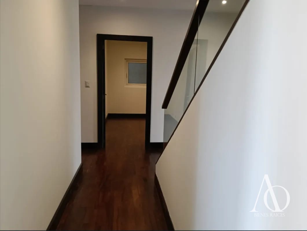 Apartamento en Alquiler Edificio Quinta Avenida, zona 14 N7/8 / EN DIRECTO — Apartamento en Alquiler en Quinta Avenida, Zona 14, Guatemala, Ciudad — foto 2 de 8
