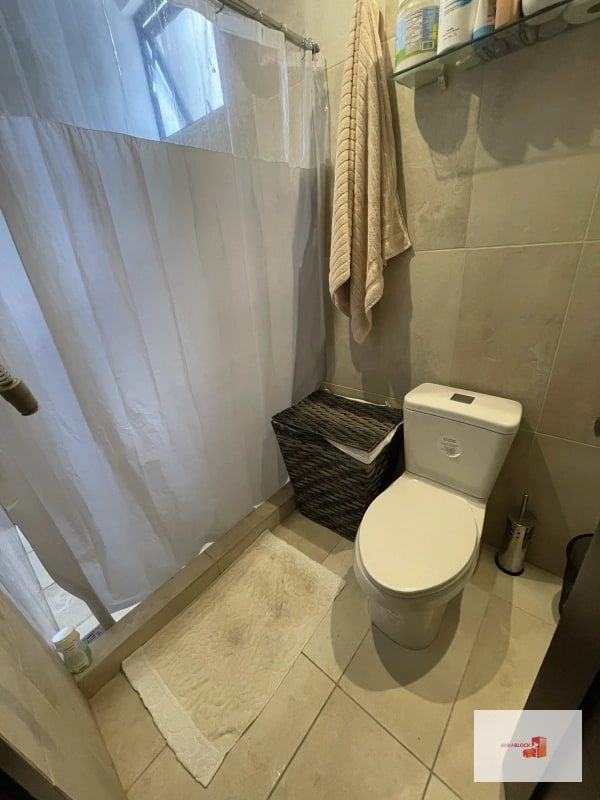 Apartamento amplio 1 dormitorio con sala fam y estudio incorporados - zona 16 Kanajuyu - 2