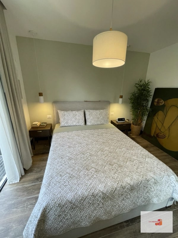 Apartamento amplio 1 dormitorio con sala fam y estudio incorporados - zona 16 Kanajuyu - 1