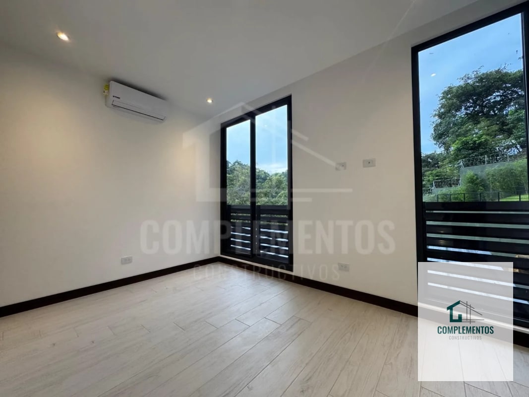 Apartamento en renta zona 15 - 2