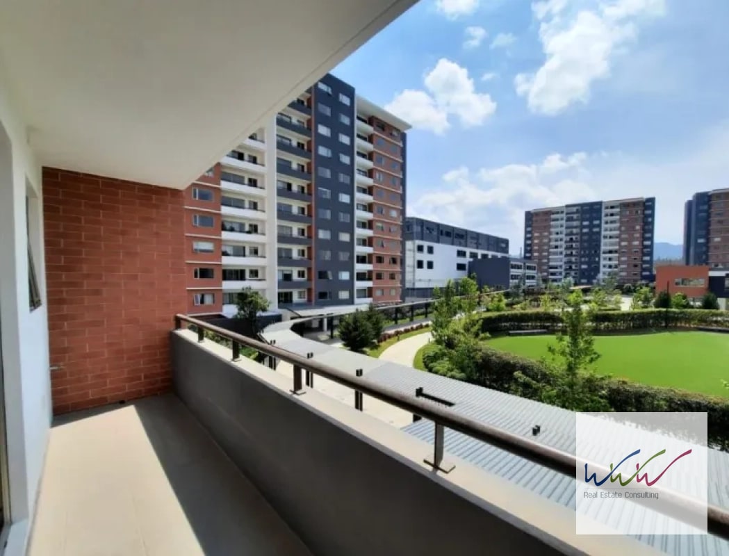 Rento apartamento en edificio Segheria zona 14 - 11