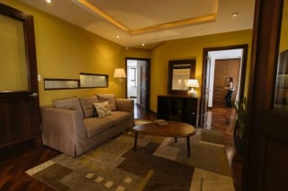 RENTA  ELEGANTE APARTAMENTO AMUEBLADO 3 HAB ZONA 10 — Apartamento en Alquiler en Santa María, Zona 10, Guatemala, Ciudad — miniatura 5 de 9