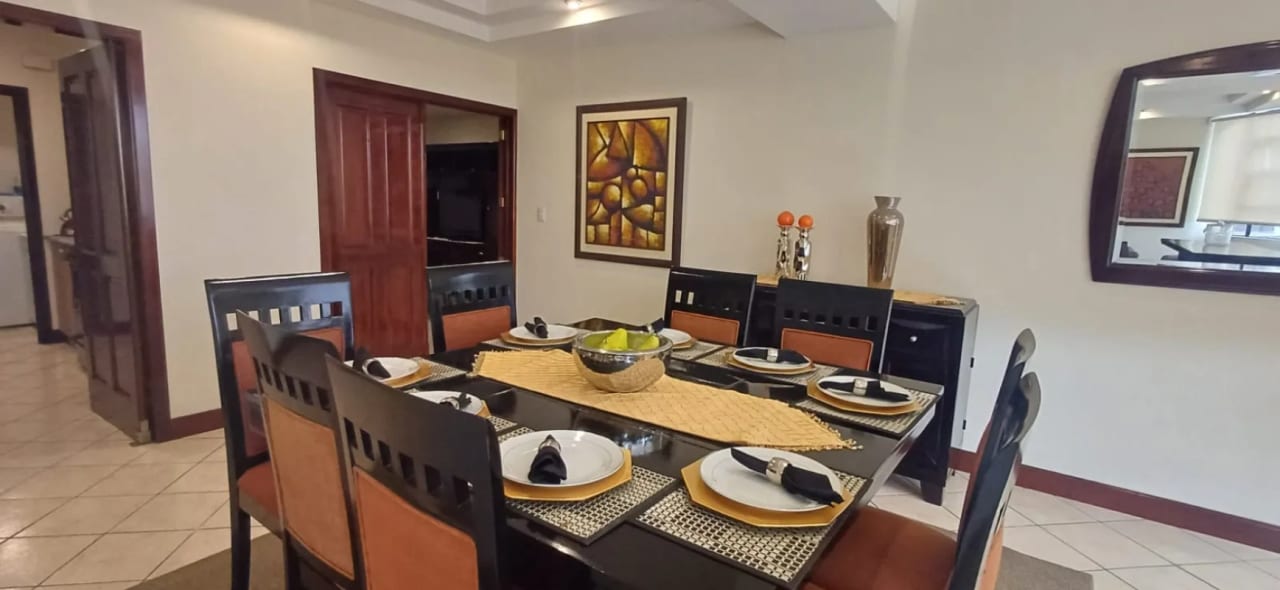 Apartamento Amueblado en Renta o Venta Zona 10 — Apartamento en Alquiler en Zona 10, Guatemala, Ciudad — foto 2 de 17
