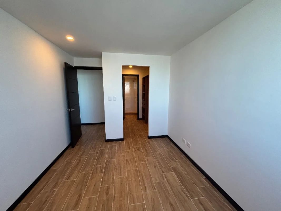 Apartamento en Renta en Essenza, zona 13, Guatemala — Apartamento en Alquiler en Zona 13, Guatemala, Ciudad — foto 10 de 13