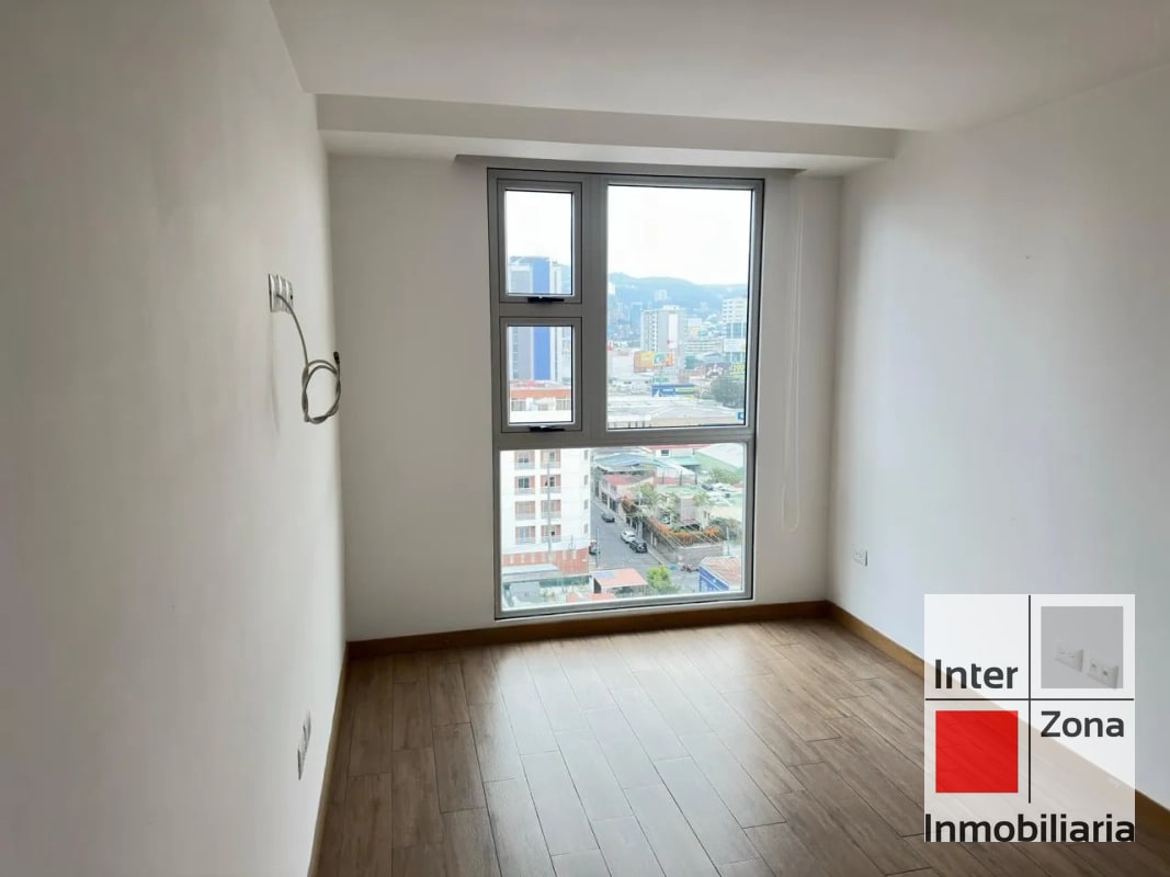 Venta de apartamento de dos habitaciones, Zona 10 - 3