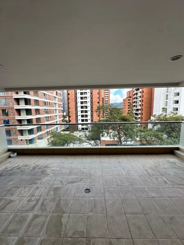 Apartamento en venta, 6 habitaciones, Gaudí zona 14 — Apartamento en Venta en Gaudí, Zona 14, Guatemala, Ciudad — foto 5 de 8