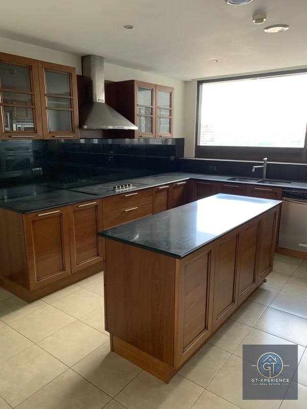Lindo y amplio apartamento en Tiffany II, Zona 10 - 15