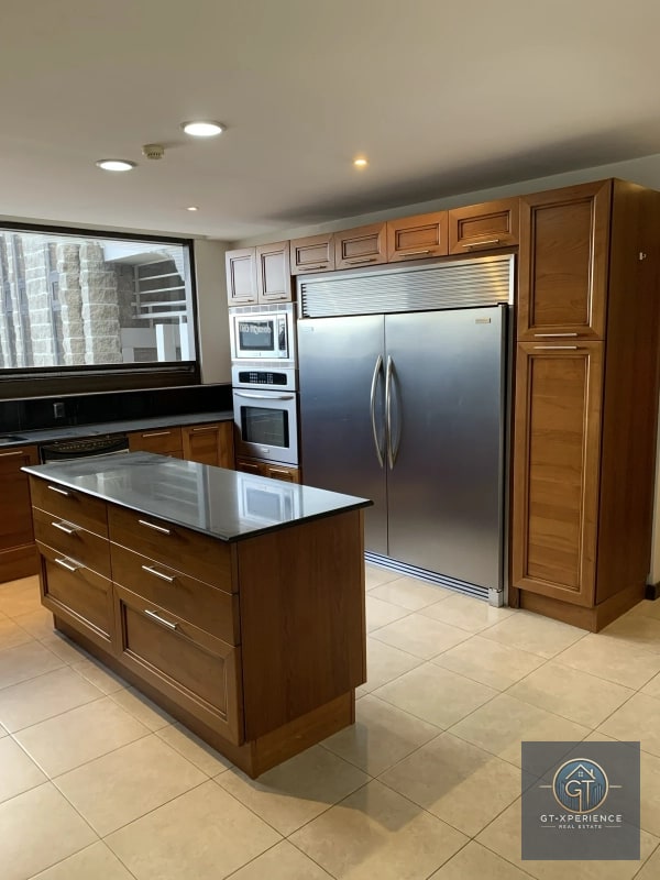 Lindo y amplio apartamento en Tiffany II, Zona 10 - 14