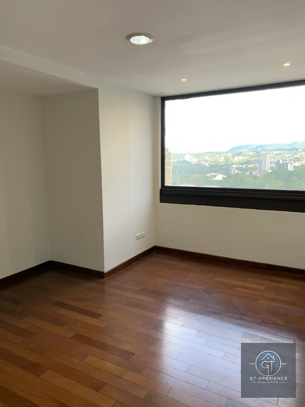 Lindo y amplio apartamento en Tiffany II, Zona 10 - 13