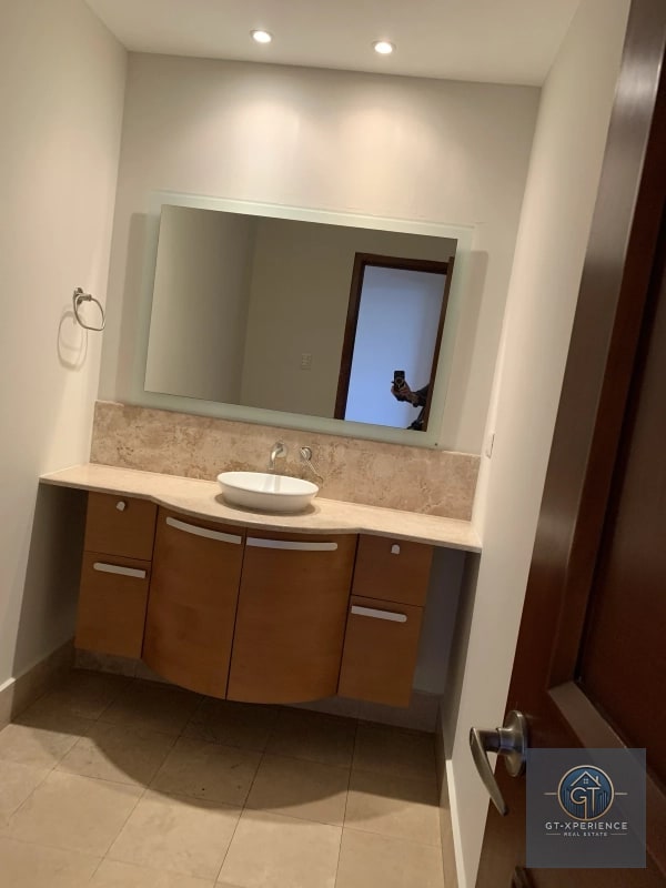 Lindo y amplio apartamento en Tiffany II, Zona 10 - 12