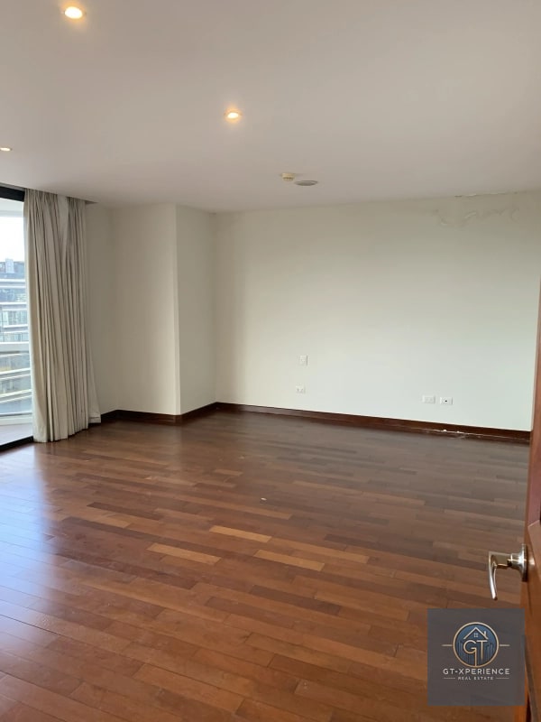 Lindo y amplio apartamento en Tiffany II, Zona 10 - 10
