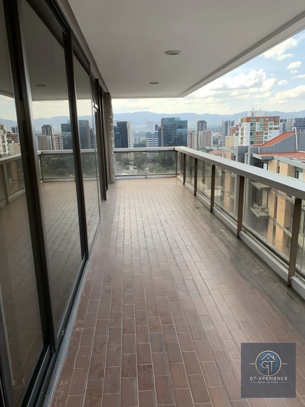 Lindo y amplio apartamento en Tiffany II, Zona 10 - 4