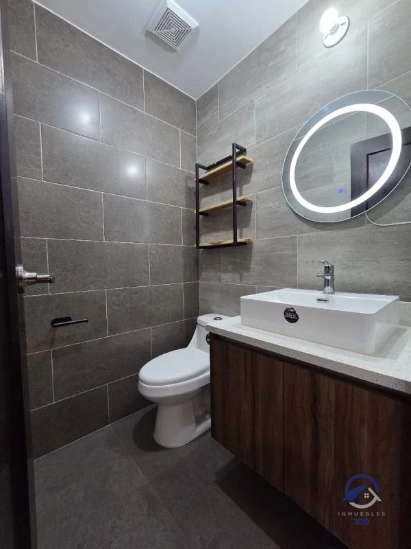Apartamento en venta en Torre Praga, zona 15, Ciudad de Guatemala - 1
