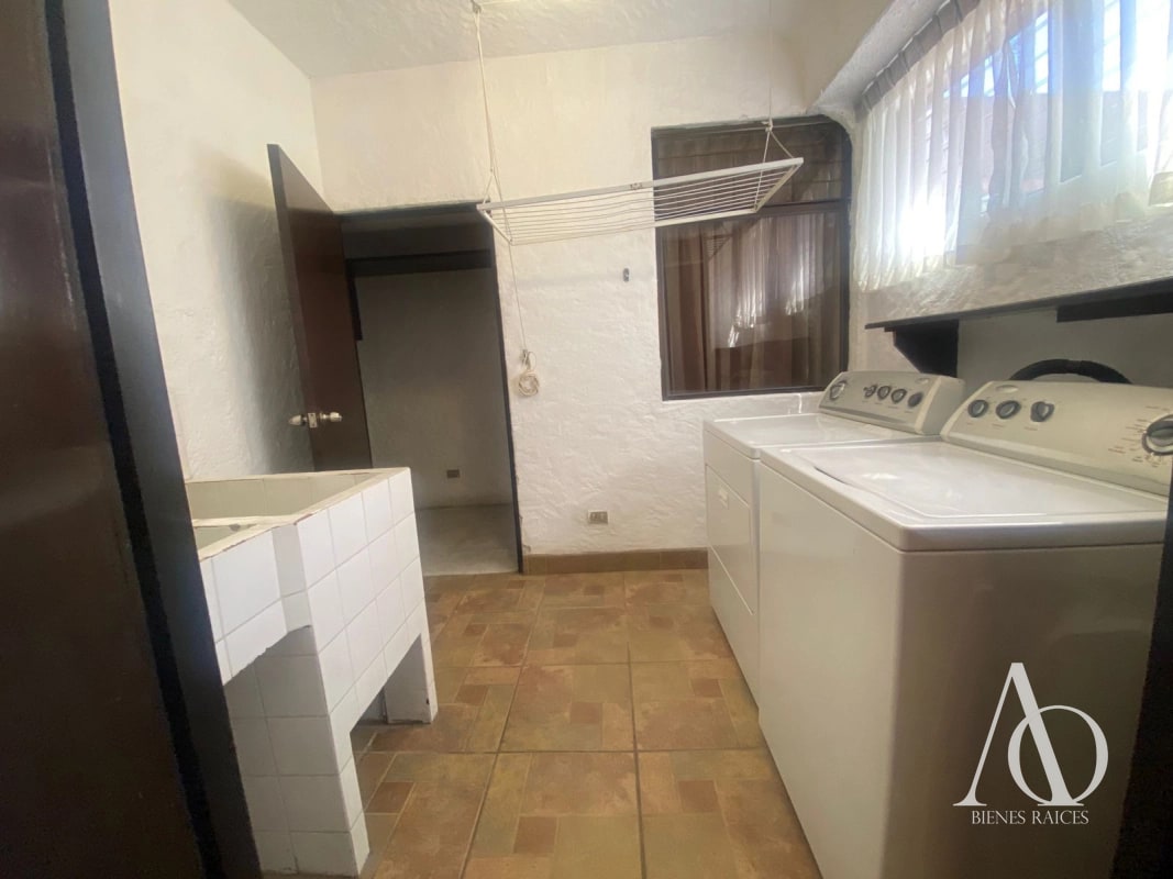 Apartamento en Alquiler Edificio El Boulevard, zona 15 VH2 N3 / EN DIRECTO b - 13