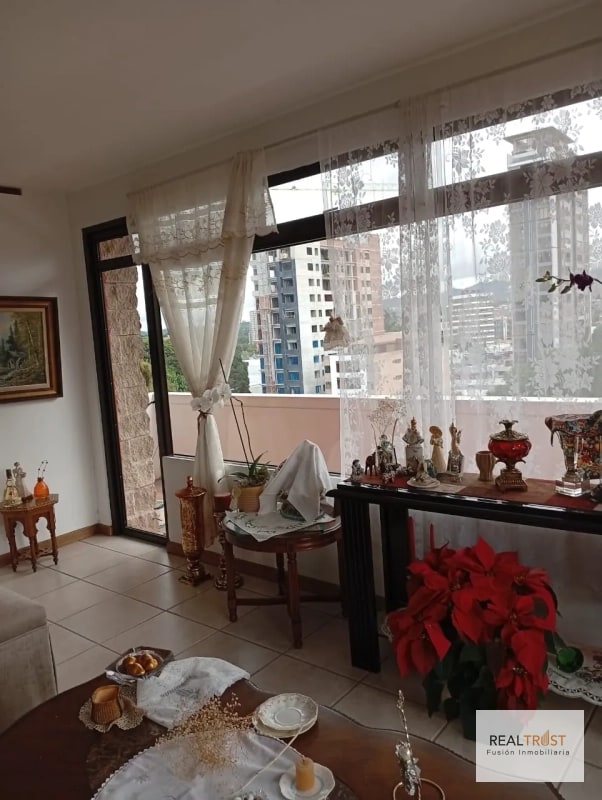 APARTAMENTO EN RENTA ZONA 10 - 10