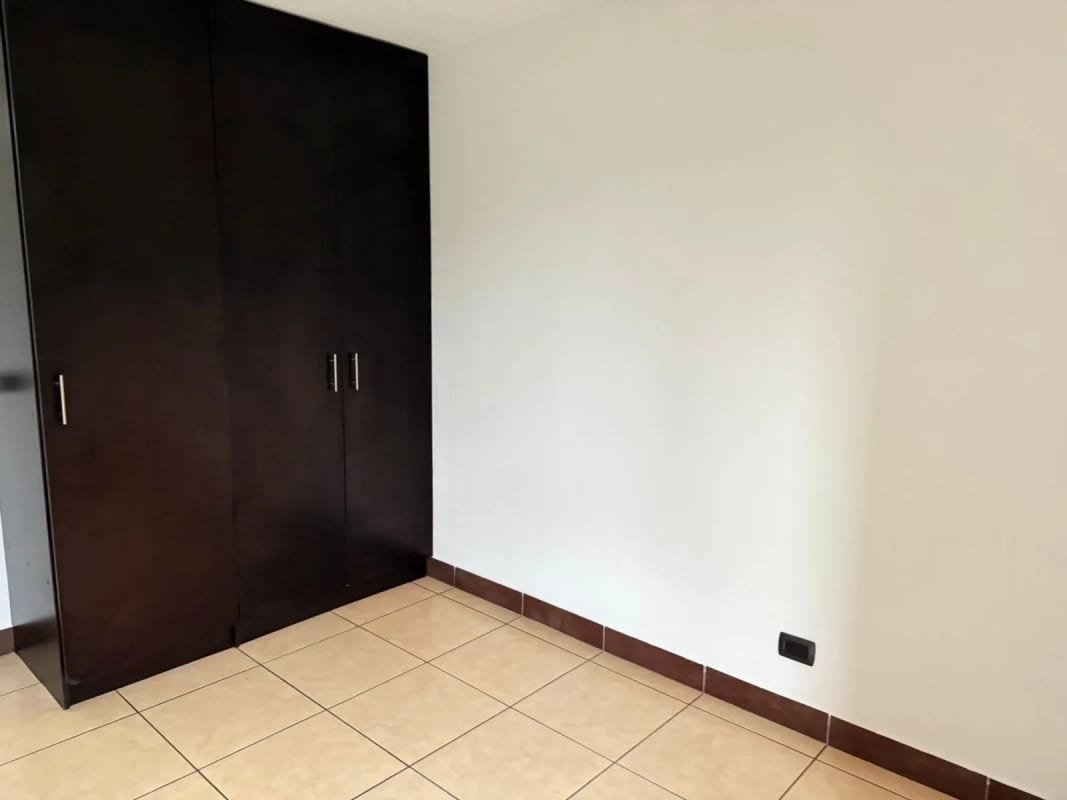 BONITO APARTAMENTO EN VENTA EN JARDINES DE LAS CHARCAS ZONA 11 — Apartamento en Venta en Jardines de Las Charcas, Zona 11, Guatemala, Ciudad — foto 5 de 6