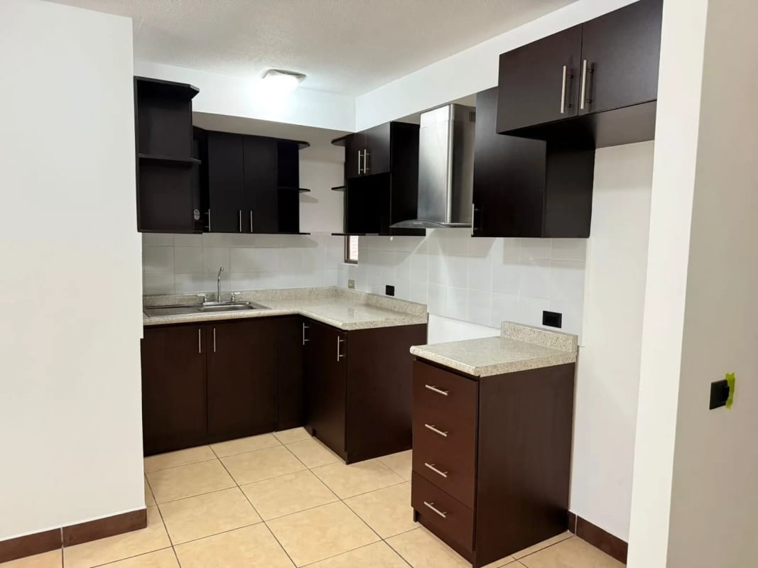 BONITO APARTAMENTO EN VENTA EN JARDINES DE LAS CHARCAS ZONA 11 — Apartamento en Venta en Jardines de Las Charcas, Zona 11, Guatemala, Ciudad — foto 3 de 6
