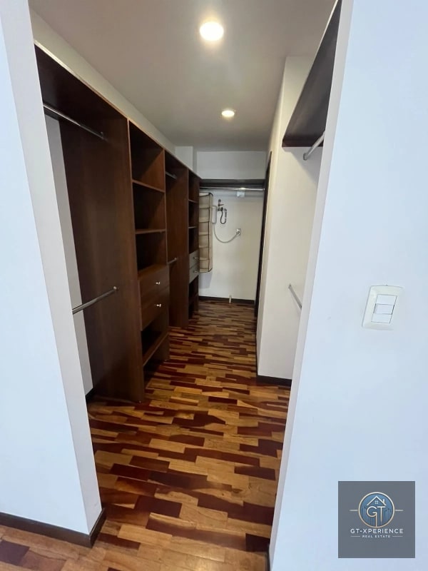 Lindo apartamento en venta o renta, en edificio Torre Quattro, zona 14 - 9