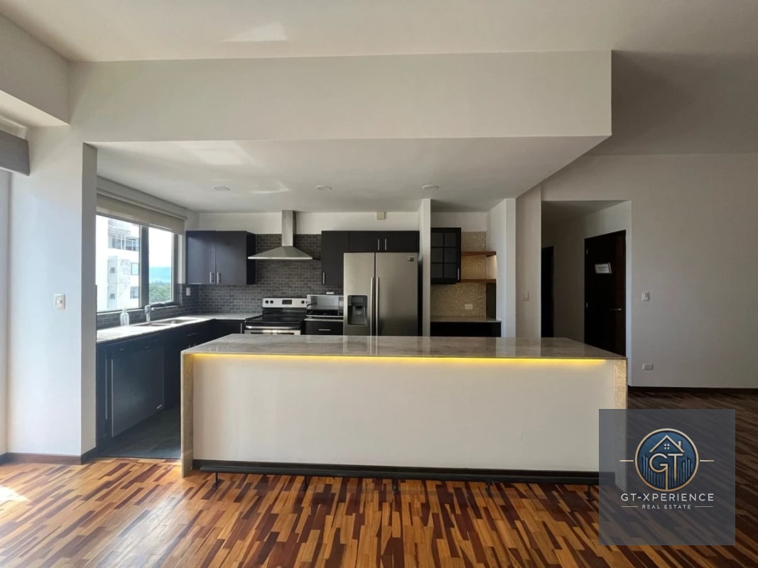 Lindo apartamento en venta o renta, en edificio Torre Quattro, zona 14 - 5