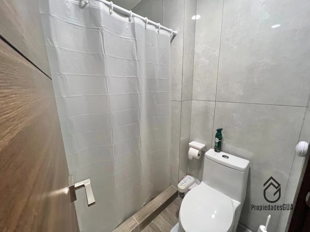 Apartamento con terraza y jardin 4 hab - 11