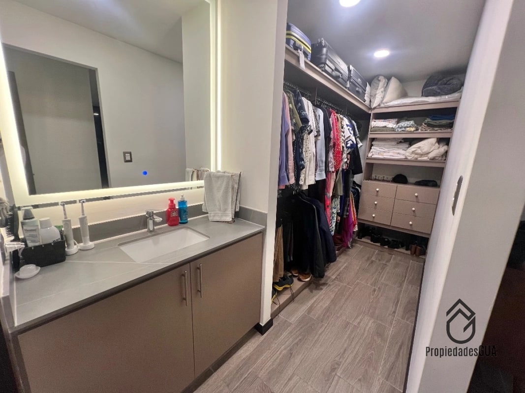 Apartamento con terraza y jardin 4 hab - 10