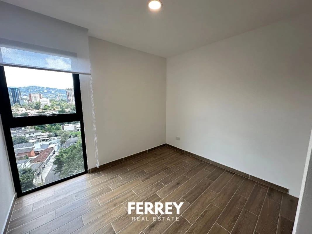 parque 14, amplio con cuarto de servicio — Apartamento en Alquiler en Parque 14, Zona 14, Guatemala, Ciudad — foto 14 de 15