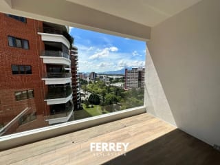parque 14, amplio con cuarto de servicio — Apartamento en Alquiler en Parque 14, Zona 14, Guatemala, Ciudad — miniatura 5 de 15