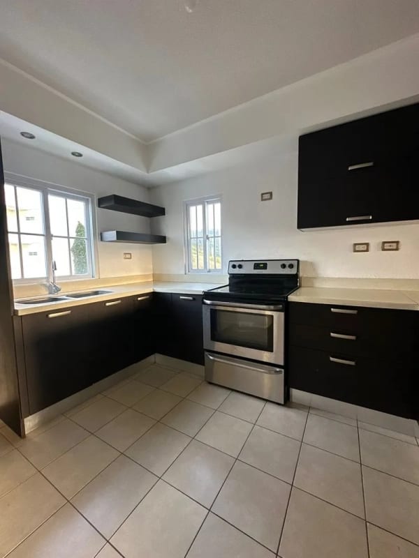 VENDO APARTAMENTO EN ZONA 16 CONDOMINIO LA VISTA — Apartamento en Venta en La Vista, Zona 16, Guatemala, Ciudad — foto 9 de 12