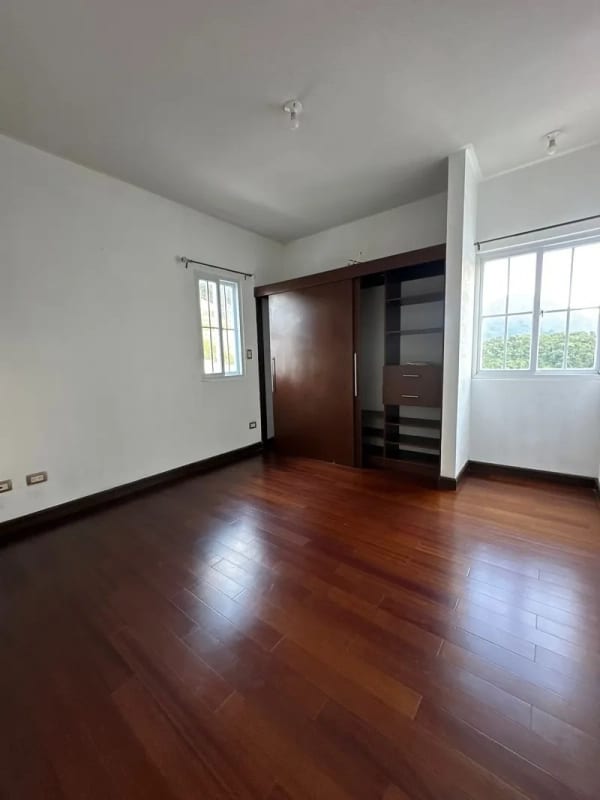 VENDO APARTAMENTO EN ZONA 16 CONDOMINIO LA VISTA — Apartamento en Venta en La Vista, Zona 16, Guatemala, Ciudad — foto 5 de 12