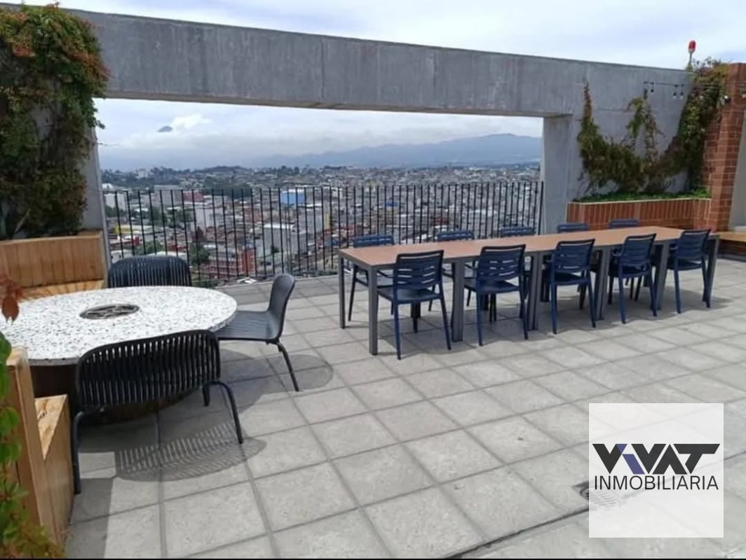 APARTAMENTO EN RENTA EN EDIFICIO MODRA ZONA 4 - 7