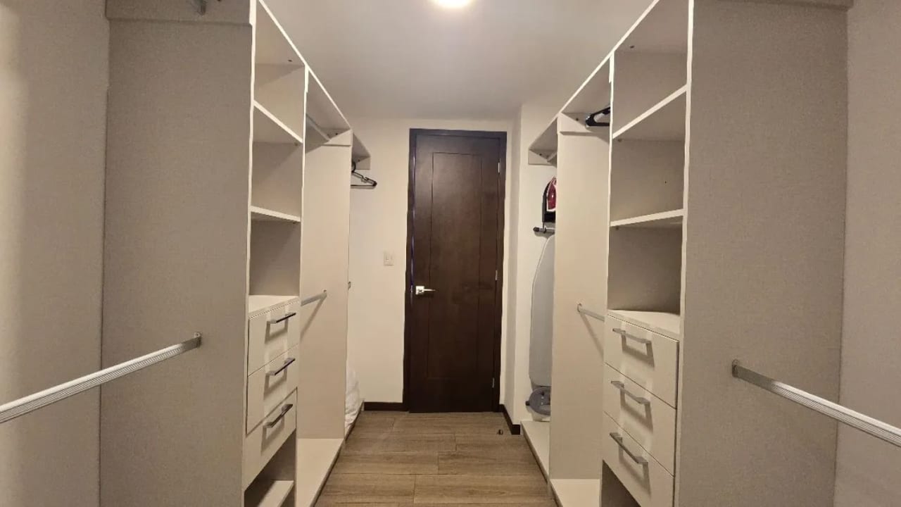 Apartamento amueblado en venta - Naridia, Zona 14 — Apartamento en Venta en Naridia, Zona 14, Guatemala, Ciudad — foto 15 de 17