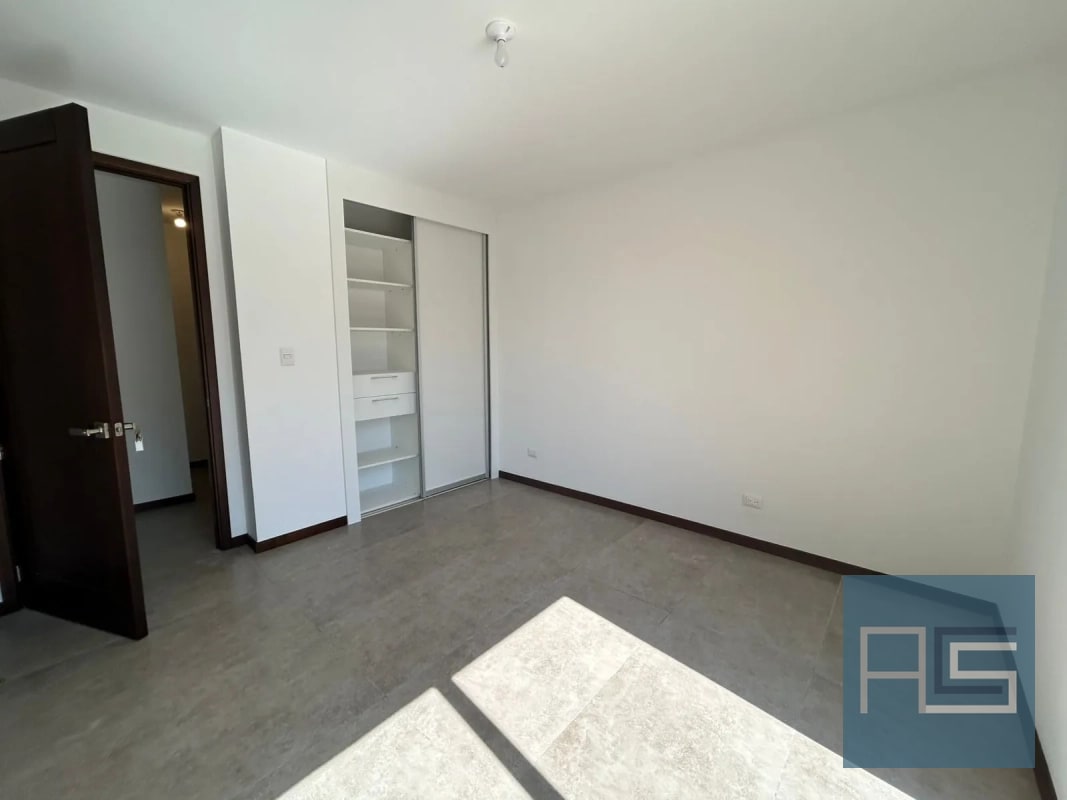 Amplio y moderno apartamento en Venta para estrenar en zona 15 de 3 hab, sector de San Lázaro - 3