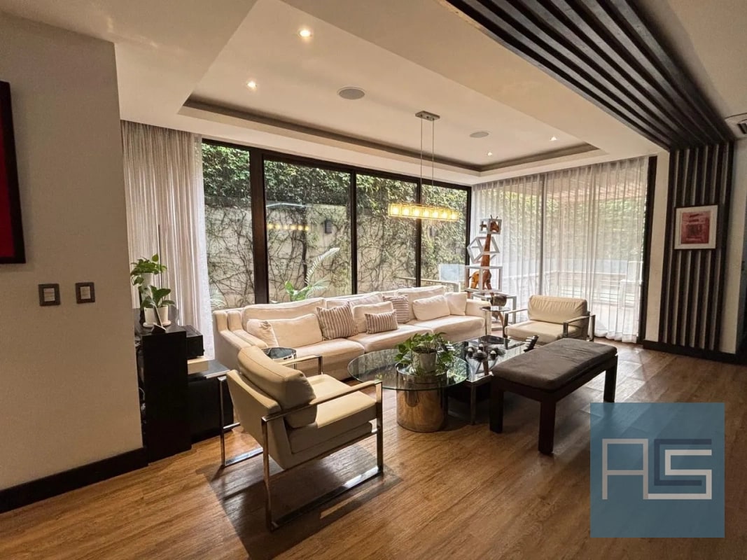 Moderno y amplio apartamento de 2 niveles, 4 hab. con jardín y 3 parqueos en Venta - 14