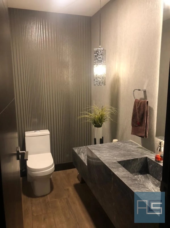 Moderno y amplio apartamento de 2 niveles, 4 hab. con jardín y 3 parqueos en Venta - 8