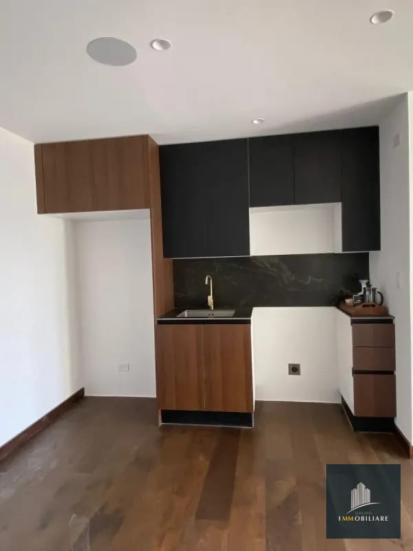 Apartamento con balcón en renta zona 10 edificio Atarah — Apartamento en Alquiler en Atarah, Zona 10, Guatemala, Ciudad — foto 12 de 14