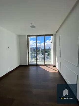 Apartamento con balcón en renta zona 10 edificio Atarah — Apartamento en Alquiler en Atarah, Zona 10, Guatemala, Ciudad — miniatura 11 de 14