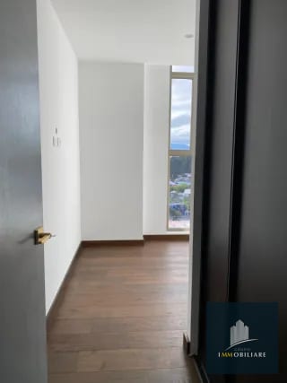 Apartamento con balcón en renta zona 10 edificio Atarah — Apartamento en Alquiler en Atarah, Zona 10, Guatemala, Ciudad — miniatura 8 de 14