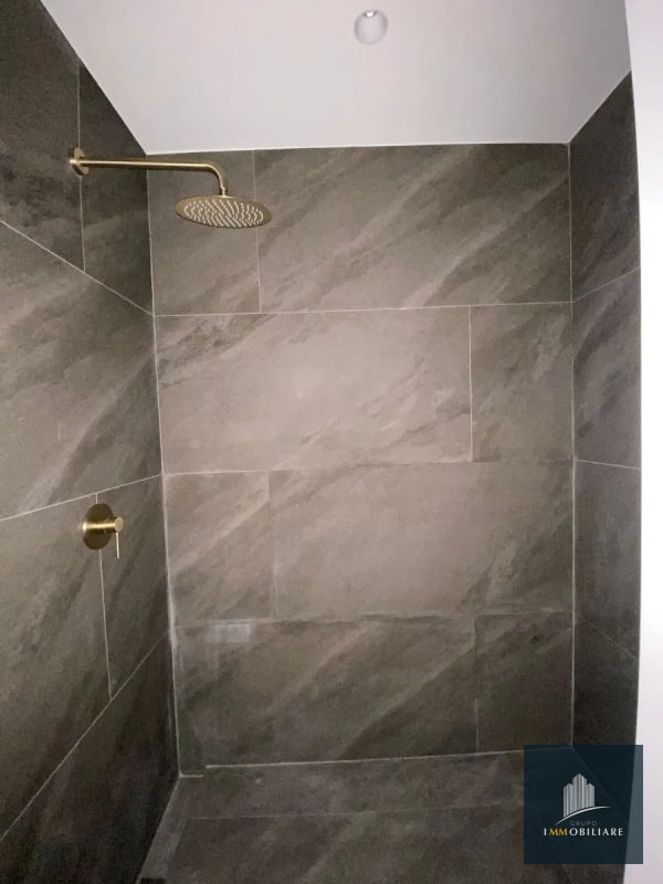 Apartamento con balcón en renta zona 10 edificio Atarah - 3