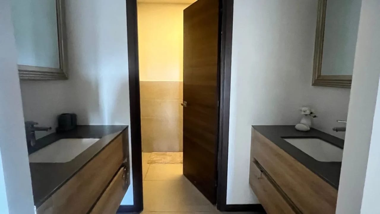 Apartamento Amueblado y Equipado MIRA zona 10 — Apartamento en Alquiler en Mira, Zona 10, Guatemala, Ciudad — foto 13 de 16