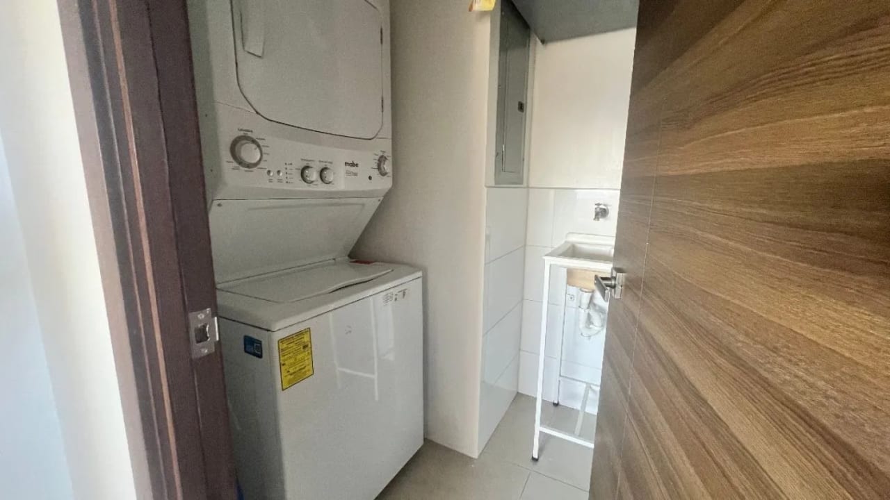 Apartamento Amueblado y Equipado MIRA zona 10 — Apartamento en Alquiler en Mira, Zona 10, Guatemala, Ciudad — foto 11 de 16