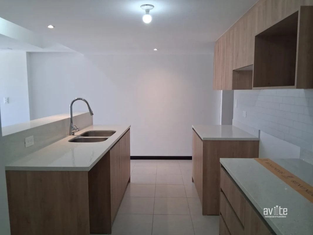 Condado Naranjo, Serena:  apartamento 2 habitaciones con balcón Q5,200.00 - 3