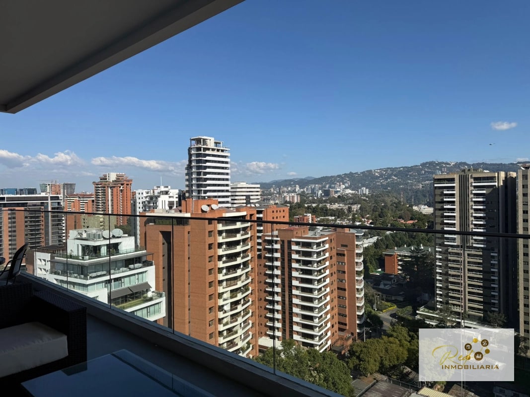 VENTA-APARTAMENTO ECHO TORRE I, ZONA 14. - 17