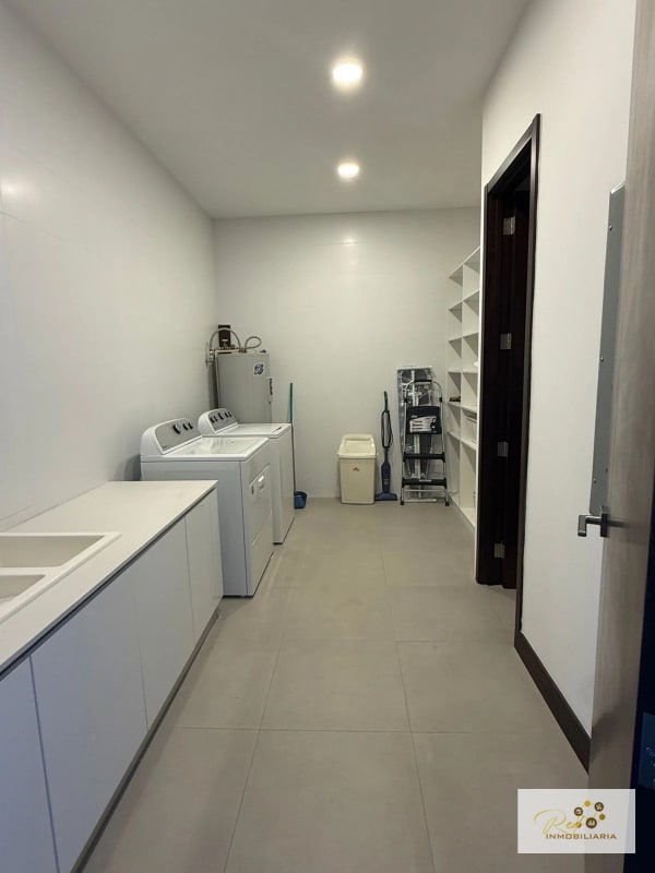 VENTA-APARTAMENTO ECHO TORRE I, ZONA 14. - 1