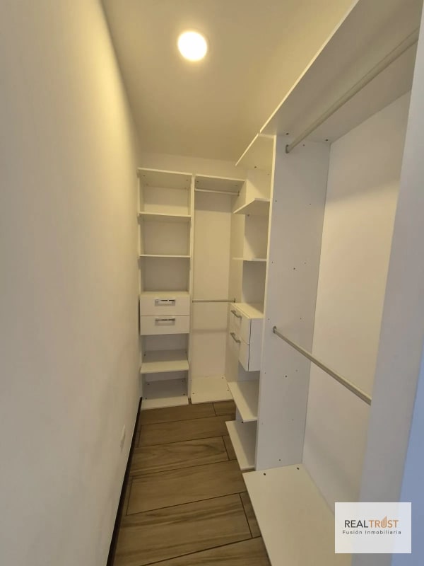RENTO MODERNO APARTAMENTO EN ZONA 15, SECTOR DEL PARQUE, VISTA HERMOSA 1 - 2