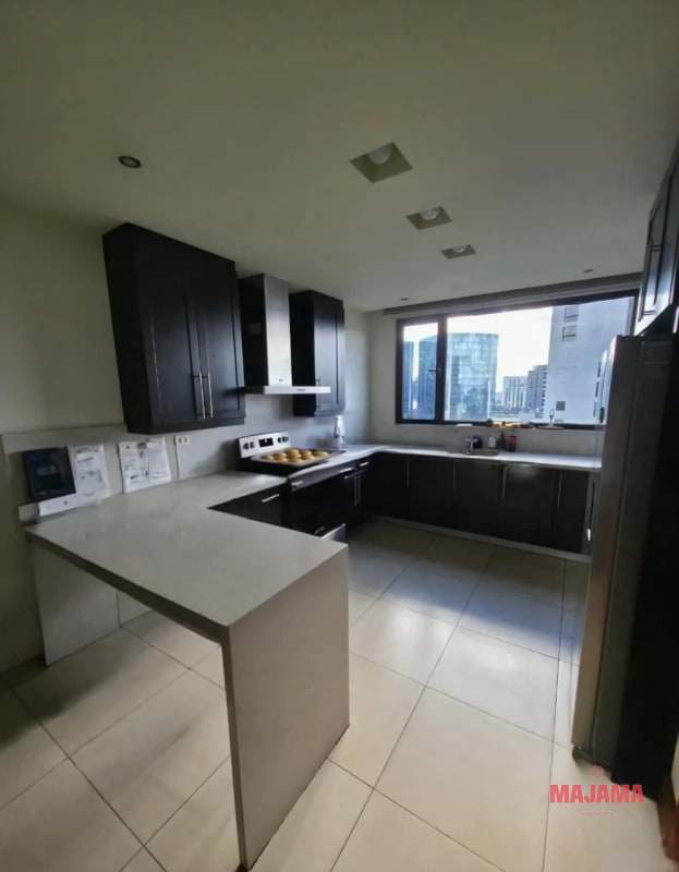 APARTAMENTO EN RENTA ZONA 10, CODIGO 28_AR11 - 11