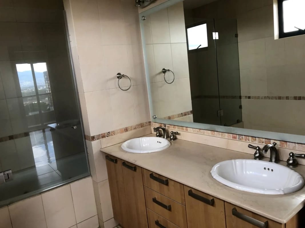 Apartamento en Venta Edificio Antiguo Zona 14 — Apartamento en Venta en Zona 14, Guatemala, Ciudad — foto 13 de 15