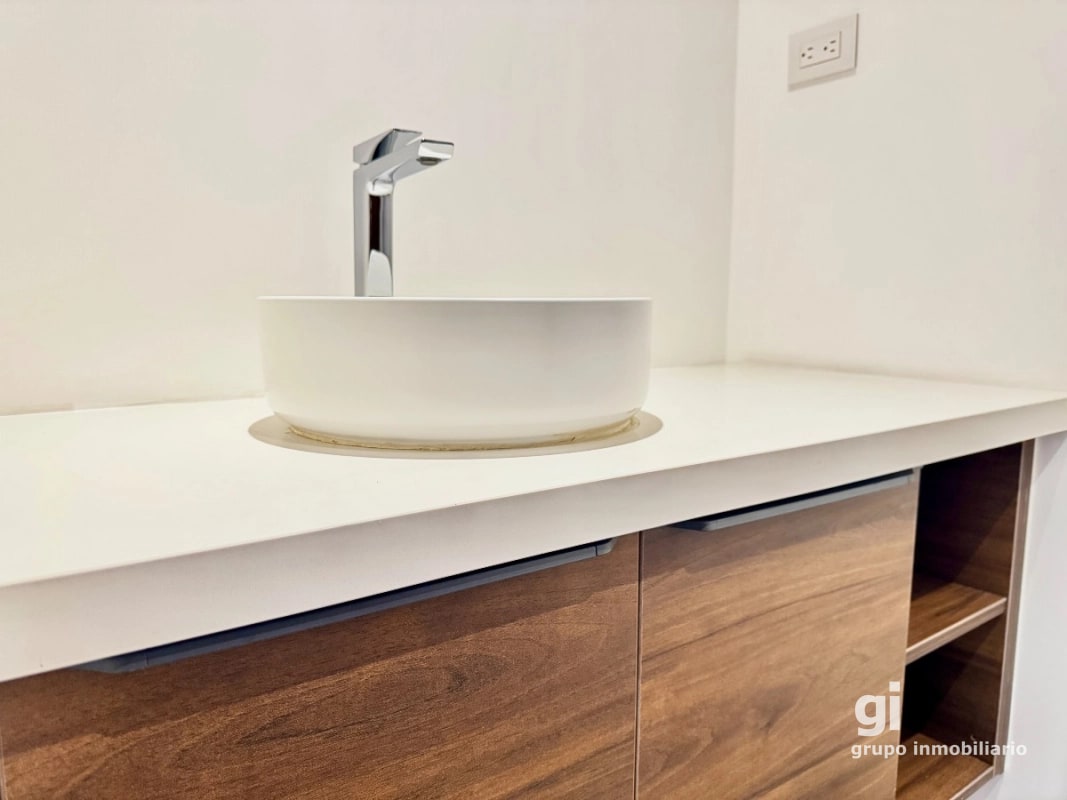 Apartamento de 2 dormitorios + jardín en venta en zona 13 - 12