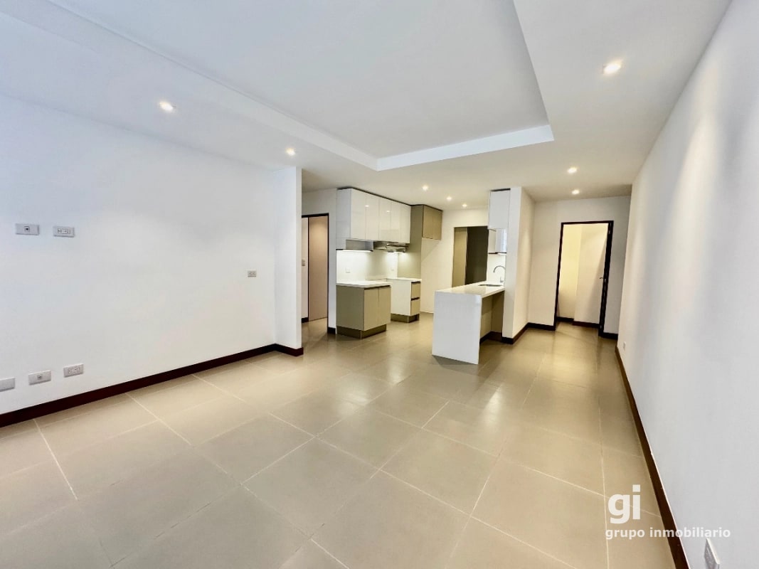 Apartamento de 2 dormitorios + jardín en venta en zona 13 - 13
