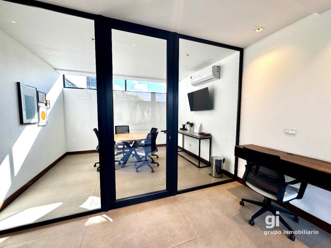 Apartamento de 2 dormitorios en venta en zona 13 - 5