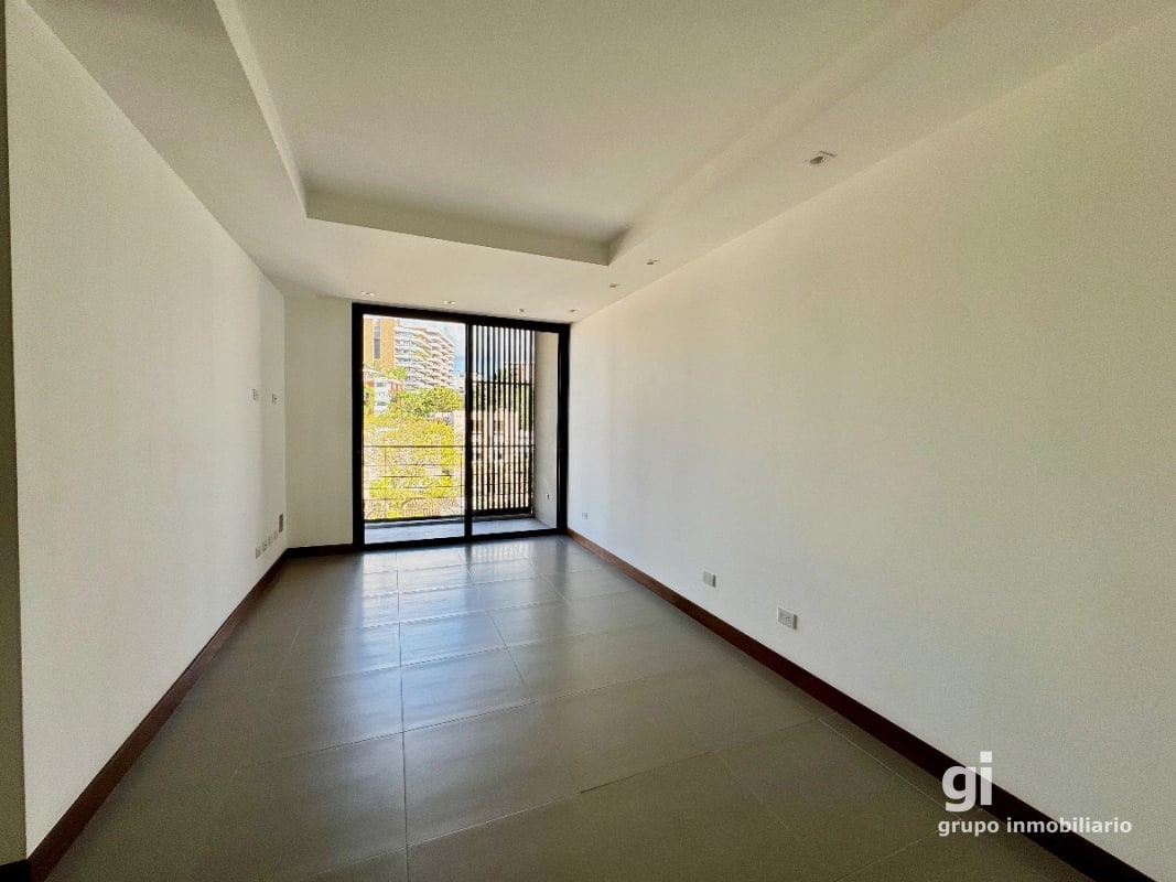 Apartamento de 2 dormitorios en venta en zona 13 - 9